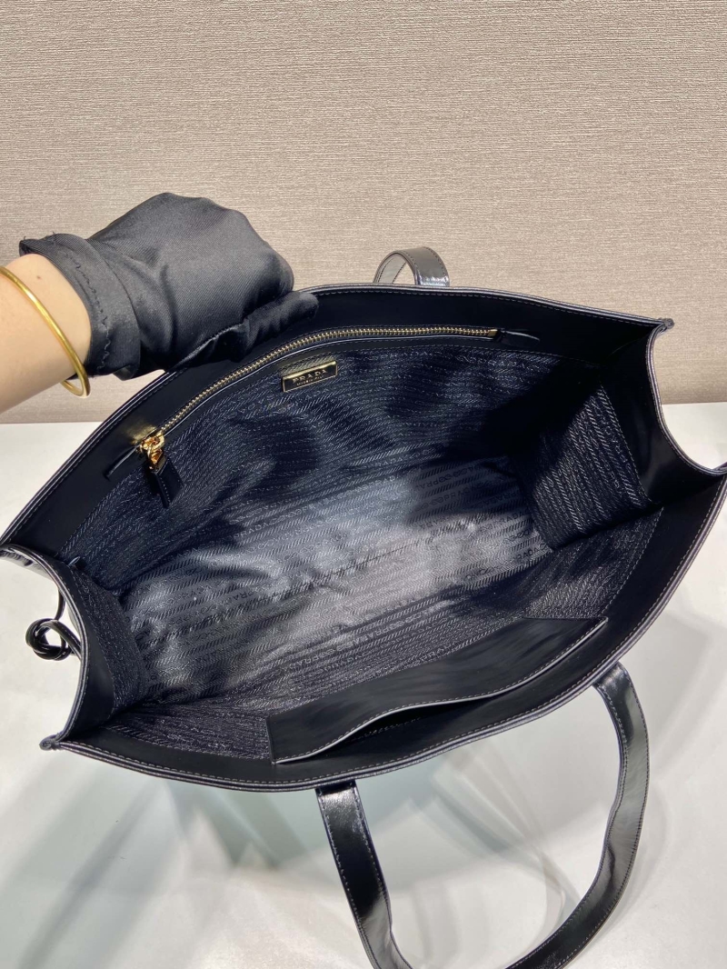 Pra*a tote bags